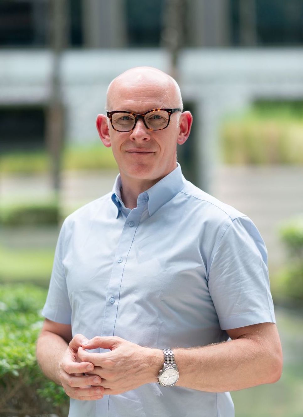 phil-davies-trauma-resolution-specialist Phil Davies Trauma Resolution Specialist offering focused private session worldwide